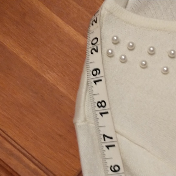 i.e. woman's size S 3/4 sleeve lightweight cardigan w beads, faux gems - Picture 6 of 12